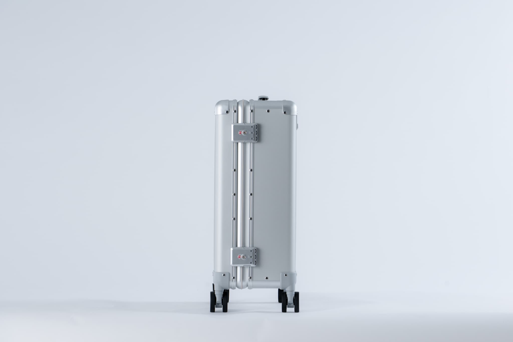 Magne Suitcase – Magne（マグネ）公式オンラインストア